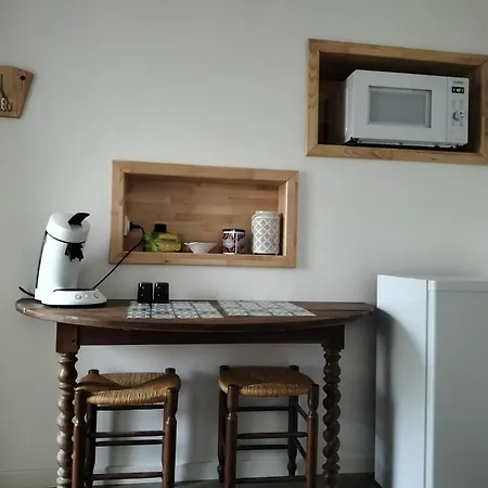 Entier 3 Pieces Et Terrasse *